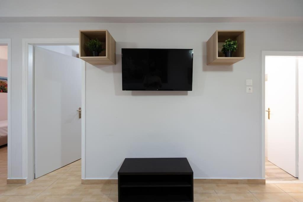 Metaxourgio 2Nd Floor Apartment Athens Exterior photo